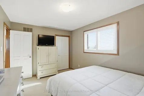 32 Highbury Drive Hamilton ON L8J 2T4