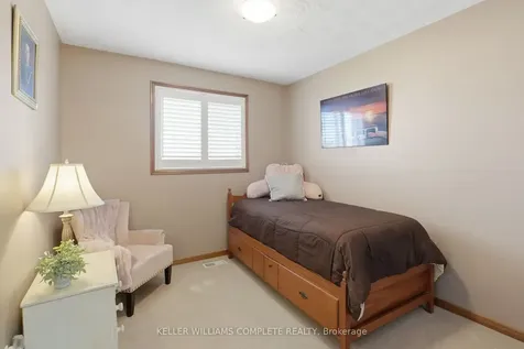 32 Highbury Drive Hamilton ON L8J 2T4