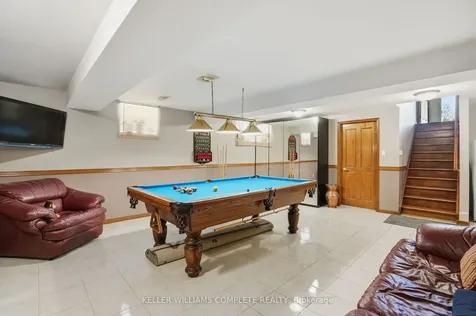 32 Highbury Drive Hamilton ON L8J 2T4