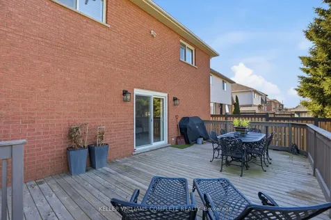 32 Highbury Drive Hamilton ON L8J 2T4