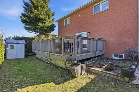 32 Highbury Drive Hamilton ON L8J 2T4