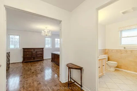 152 Mccurdy Drive E Kanata ON K2L 2Z6