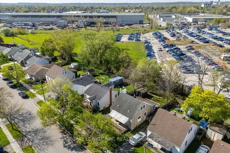 41 Plymouth Avenue St. Catharines ON L2R 2X8