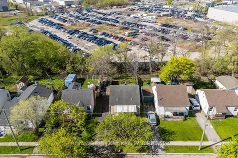 41 Plymouth Avenue St. Catharines ON L2R 2X8