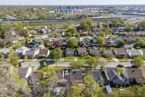 41 Plymouth Avenue St. Catharines ON L2R 2X8