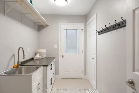 51 Briarsdale Crescent Welland ON L3C 6S7