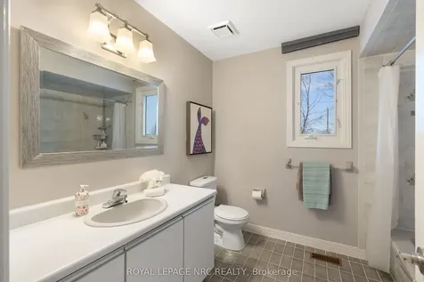 51 Briarsdale Crescent Welland ON L3C 6S7