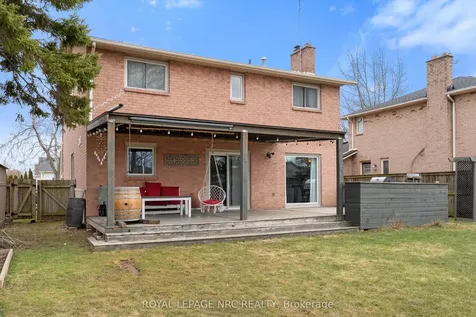 51 Briarsdale Crescent Welland ON L3C 6S7