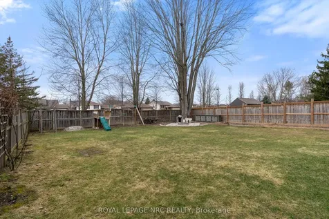 51 Briarsdale Crescent Welland ON L3C 6S7