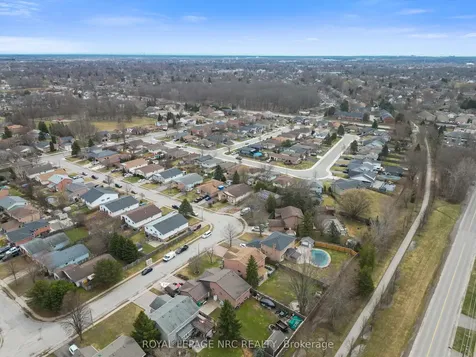 51 Briarsdale Crescent Welland ON L3C 6S7