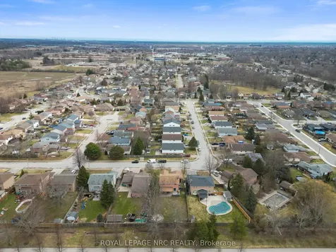51 Briarsdale Crescent Welland ON L3C 6S7