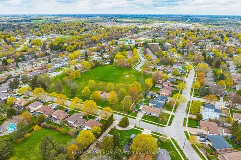 306 Victoria Road N Guelph ON N1E 5J4
