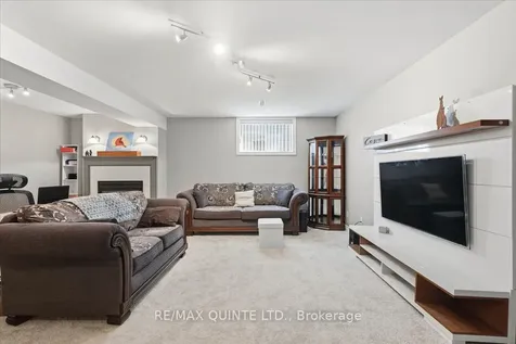 29 Stonegate Crescent Quinte West ON K0K 2C0