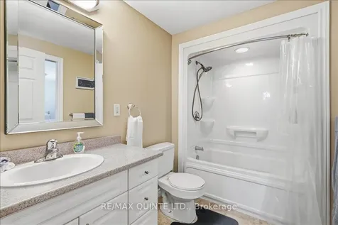 29 Stonegate Crescent Quinte West ON K0K 2C0