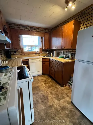 33 Ramsay Avenue Quinte West ON K8V 2P6