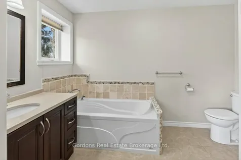 72 Mccabe Street Greater Napanee ON K7R 3P6