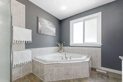 41 Audrey Street Petawawa ON K8H 1N5