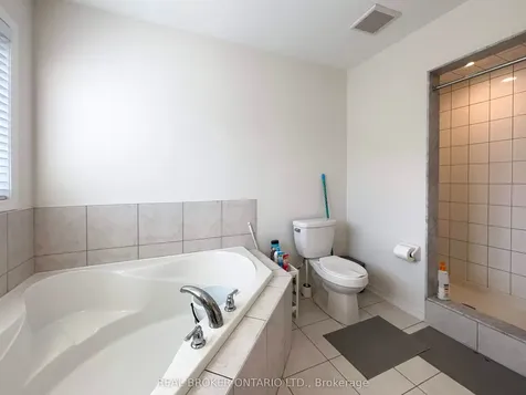 159 Longboat Run W Brantford ON N3T 0R8