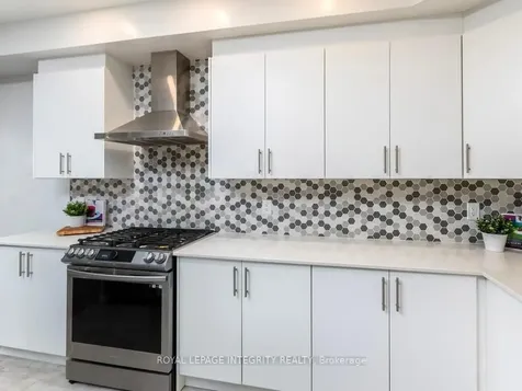 28 Mendoza Way Kanata ON K2S 2S6