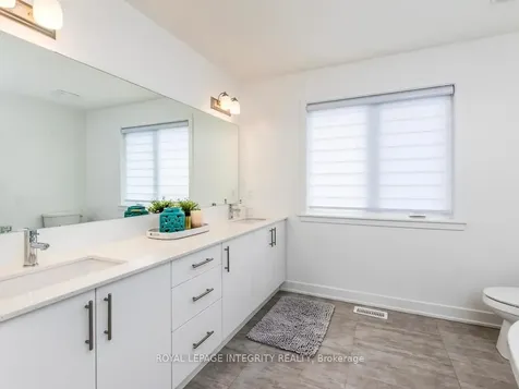 28 Mendoza Way Kanata ON K2S 2S6