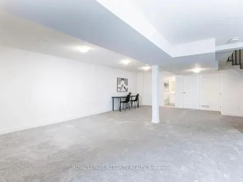 28 Mendoza Way Kanata ON K2S 2S6