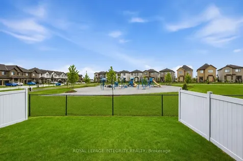 28 Mendoza Way Kanata ON K2S 2S6