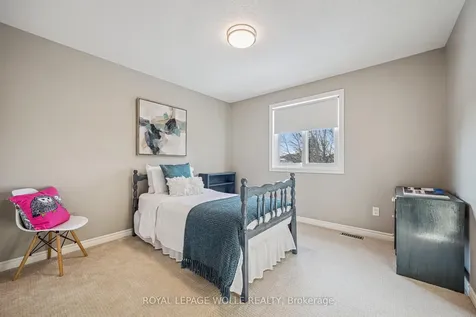 44 Crane Crescent Woolwich ON N3B 3M3