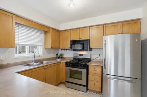 156 Provident Way Hamilton ON L0R 1W0