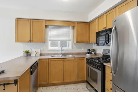156 Provident Way Hamilton ON L0R 1W0