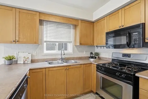 156 Provident Way Hamilton ON L0R 1W0