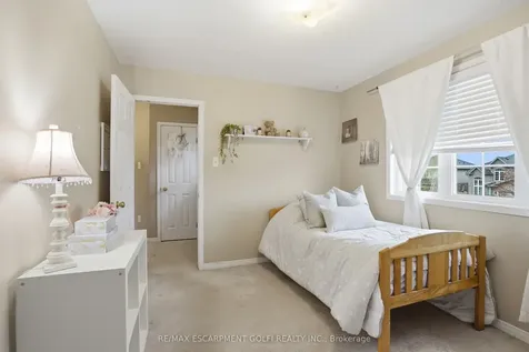 156 Provident Way Hamilton ON L0R 1W0