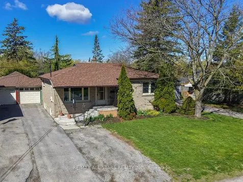 111 Adelaide Street N Kawartha Lakes ON K9V 4L8