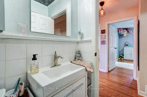 111 Adelaide Street N Kawartha Lakes ON K9V 4L8
