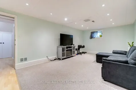 111 Adelaide Street N Kawartha Lakes ON K9V 4L8