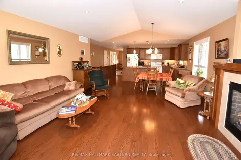 428 Raymond Street Peterborough ON K9L 1R2
