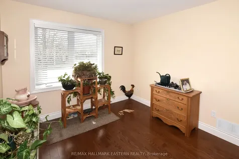 428 Raymond Street Peterborough ON K9L 1R2
