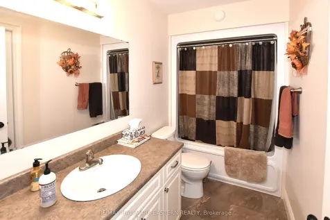 428 Raymond Street Peterborough ON K9L 1R2