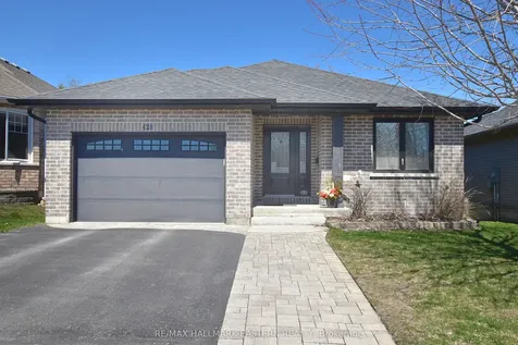 428 Raymond Street Peterborough ON K9L 1R2