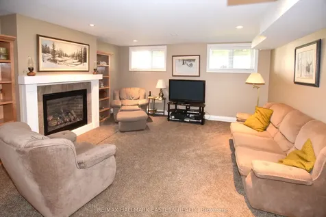 428 Raymond Street Peterborough ON K9L 1R2