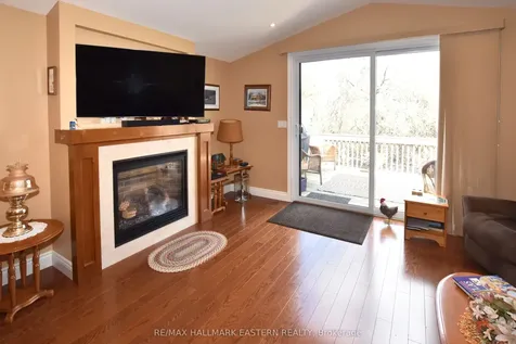 428 Raymond Street Peterborough ON K9L 1R2