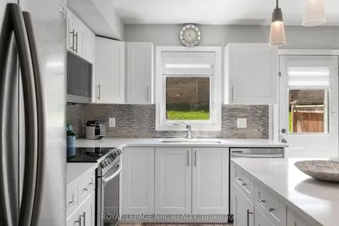 7768 Ascot Circle Niagara Falls ON L2H 3P9