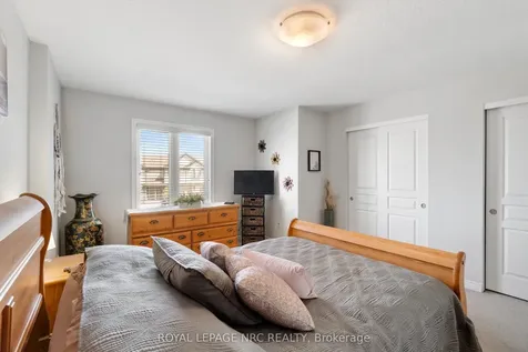 7768 Ascot Circle Niagara Falls ON L2H 3P9
