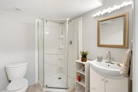 7768 Ascot Circle Niagara Falls ON L2H 3P9