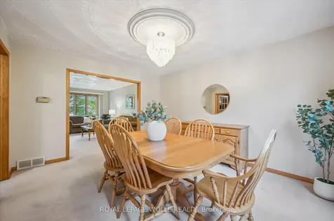 82 Corfield Drive Kitchener ON N2A 3W9