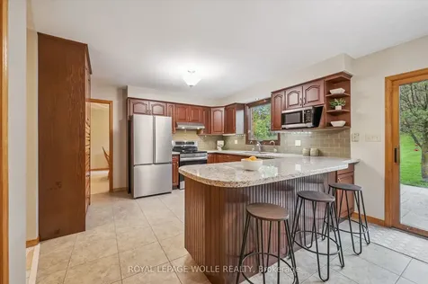 82 Corfield Drive Kitchener ON N2A 3W9