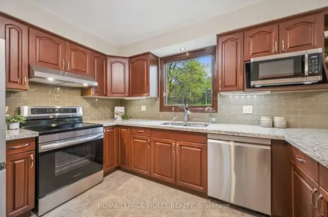 82 Corfield Drive Kitchener ON N2A 3W9