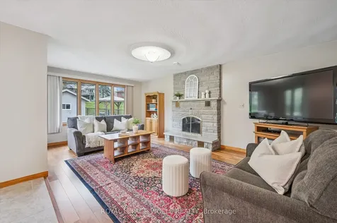 82 Corfield Drive Kitchener ON N2A 3W9
