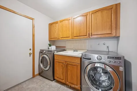 82 Corfield Drive Kitchener ON N2A 3W9