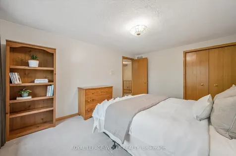 82 Corfield Drive Kitchener ON N2A 3W9