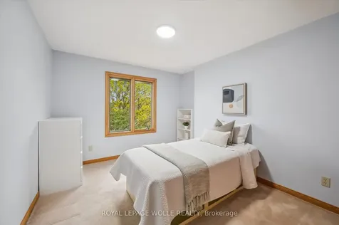 82 Corfield Drive Kitchener ON N2A 3W9